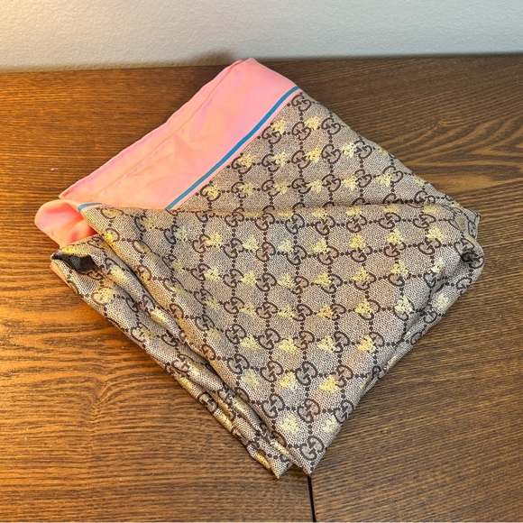 Gucci GG Supreme Silk Scarf - Picture 1 of 7